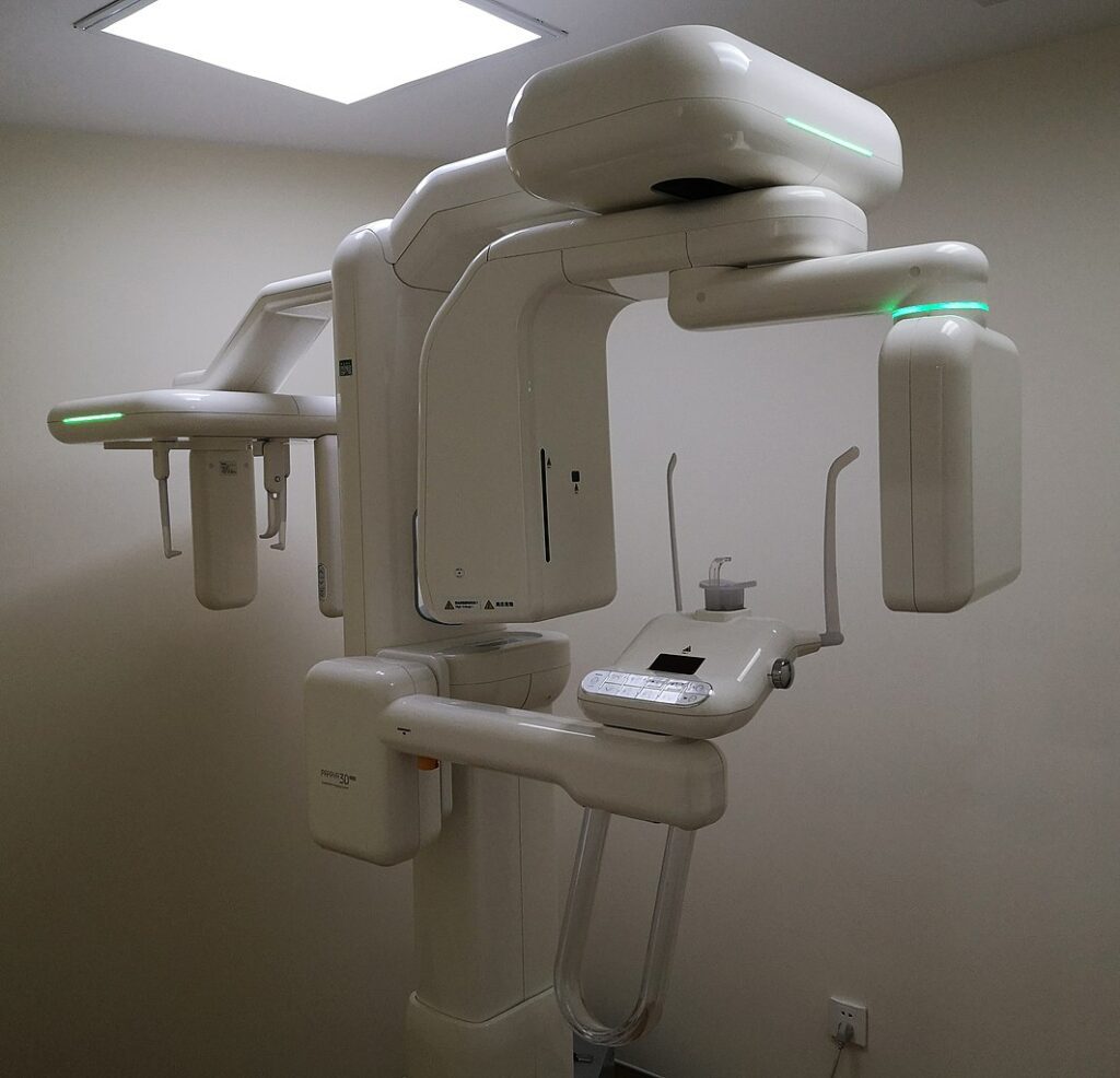 Cone beam CT scanner device